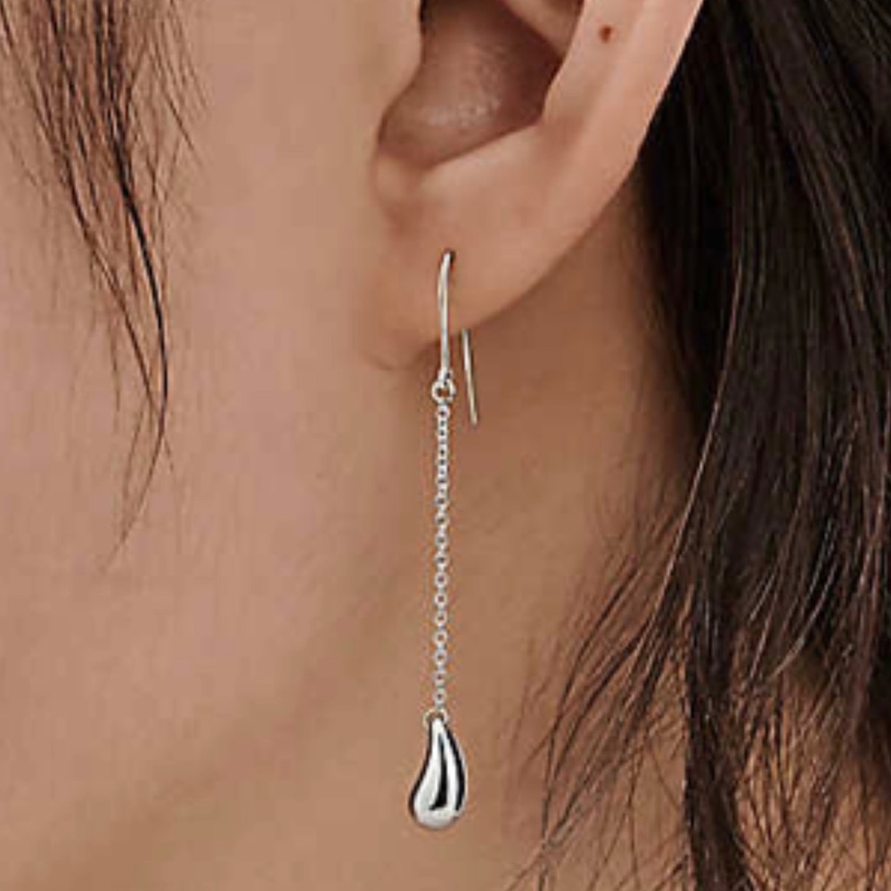 Tiffany & Co. Elsa Peretti sterling silver earring